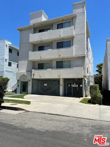 $3,450 | 1804 Camden Avenue, Unit 201, Los Angeles, CA 90025