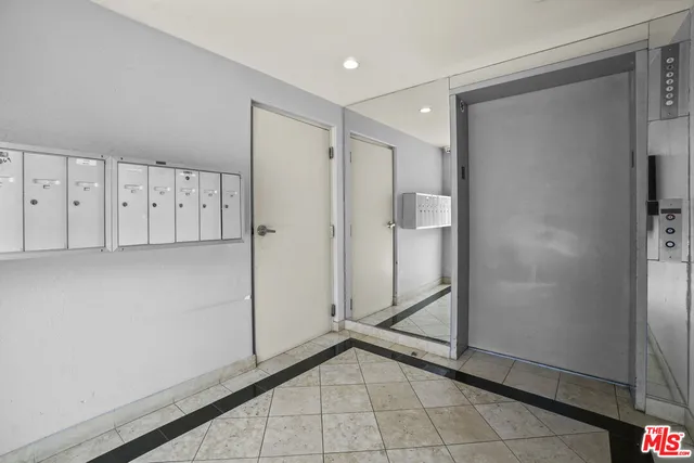 $3,450 | 1804 Camden Avenue, Unit 201, Los Angeles, CA 90025