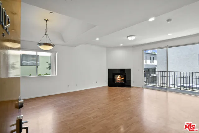 $3,450 | 1804 Camden Avenue, Unit 201, Los Angeles, CA 90025