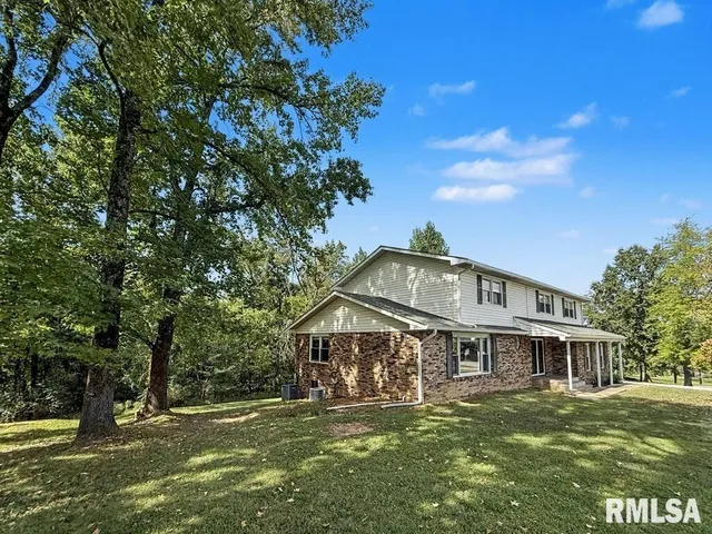 $314,900 | 39 Butternut Hill Drive, Carbondale, IL 62903