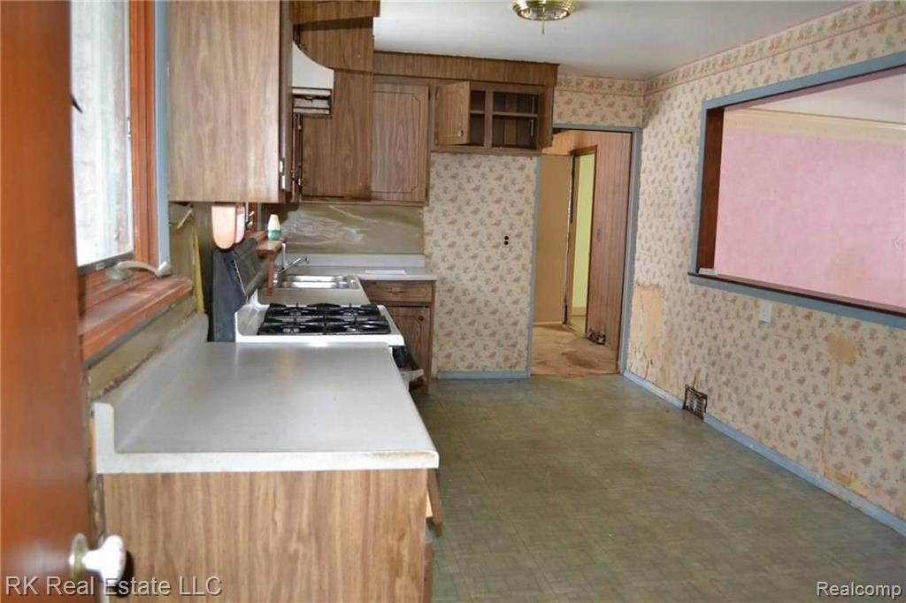 585 Lehigh Road Rochester Hills, MI 48307 - Photo 3 of 13