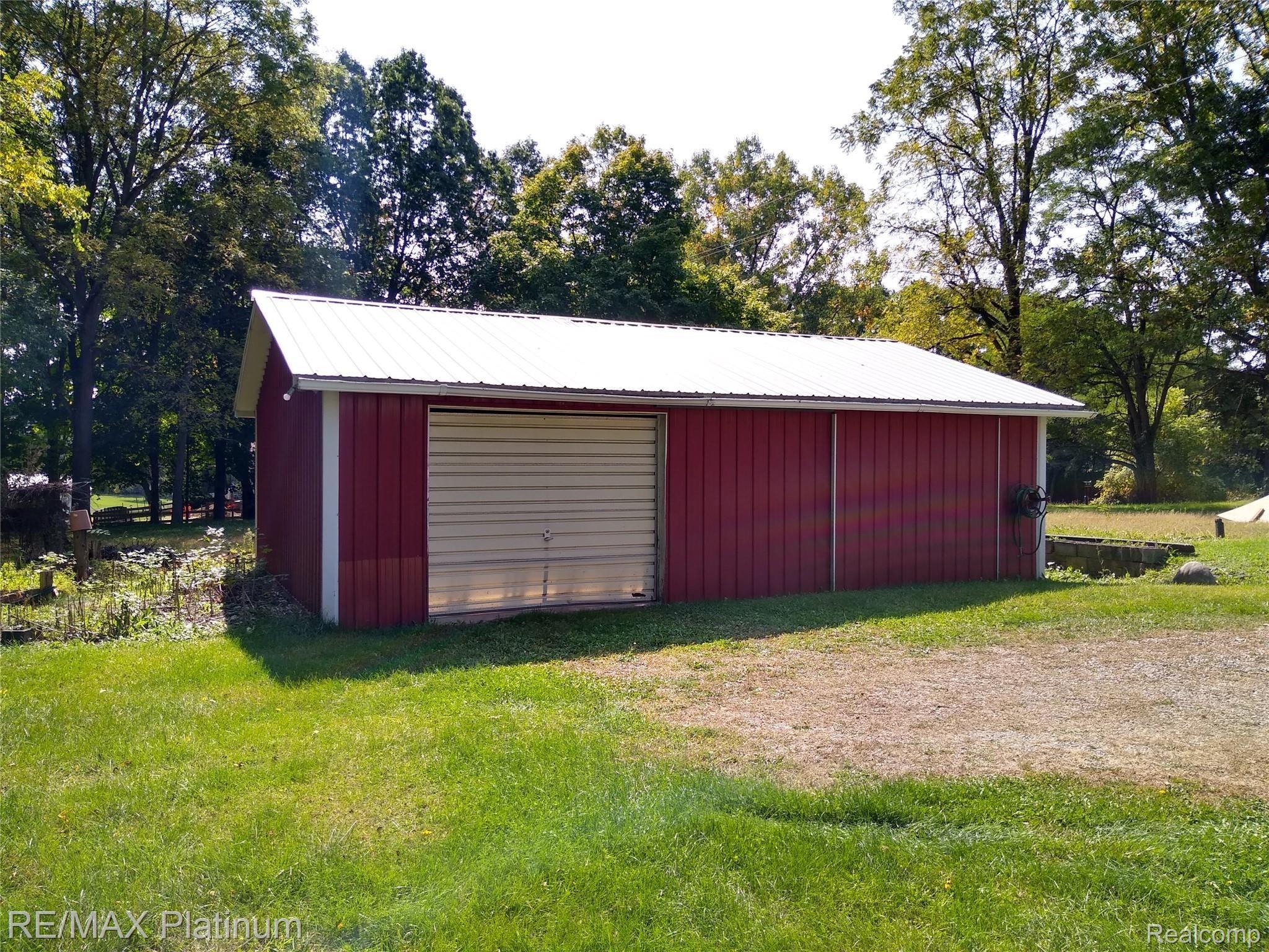 1555 Chilson Road Howell, MI 48843 - Photo 5 of 47 Pole building... 768 sq. ft.
