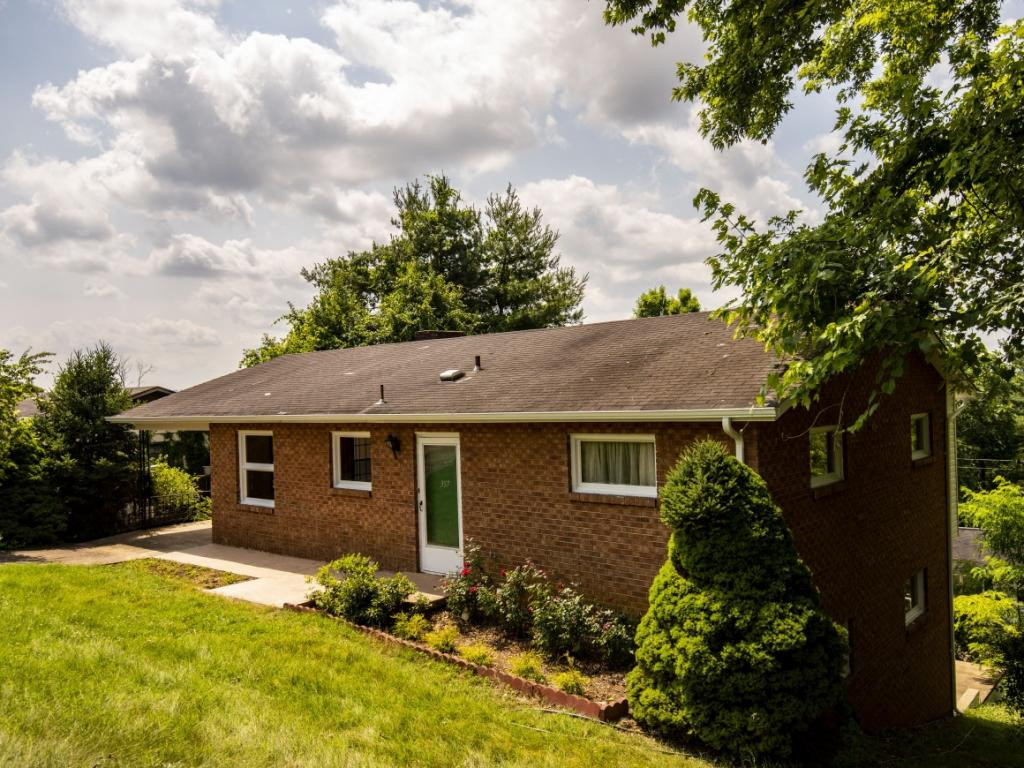 537 Bays View Road Kingsport, TN 37660 - Photo 1 of 36 Photo 1