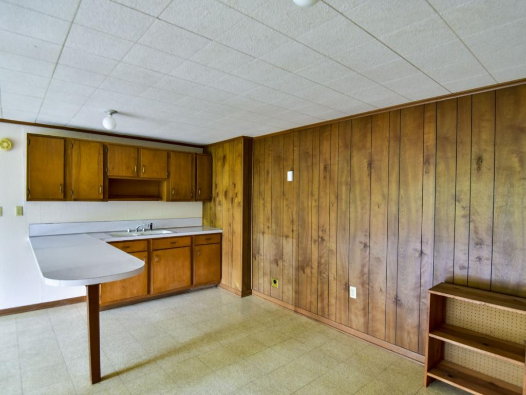 537 Bays View Road Kingsport, TN 37660 - Photo 12 of 36 Photo 12