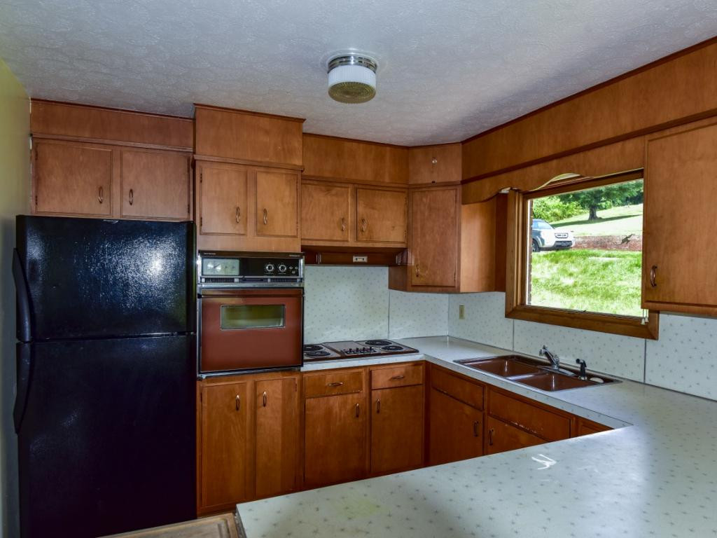 537 Bays View Road Kingsport, TN 37660 - Photo 28 of 36 Photo 28