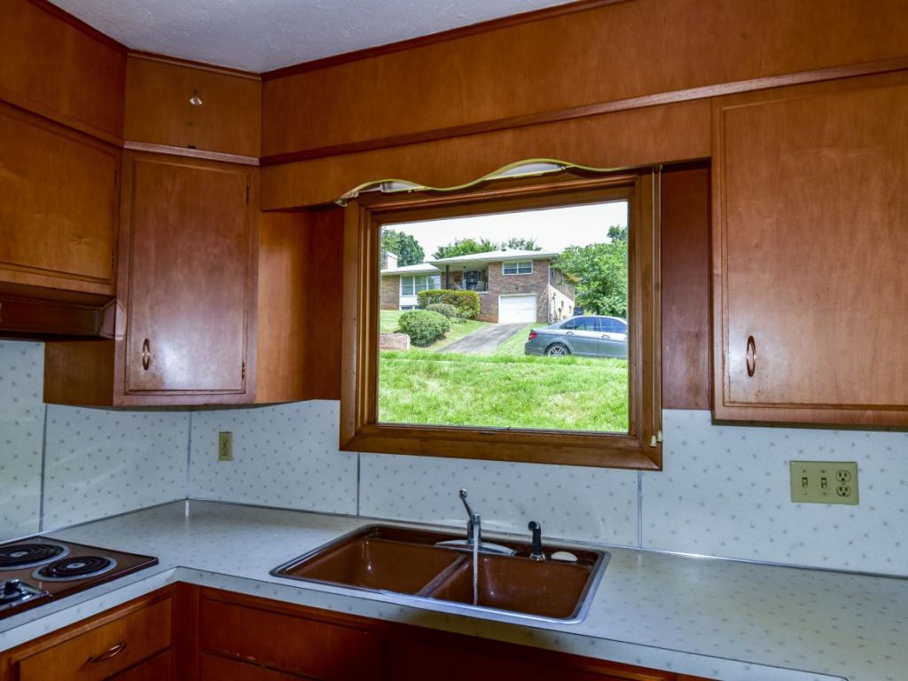 537 Bays View Road Kingsport, TN 37660 - Photo 29 of 36 Photo 29