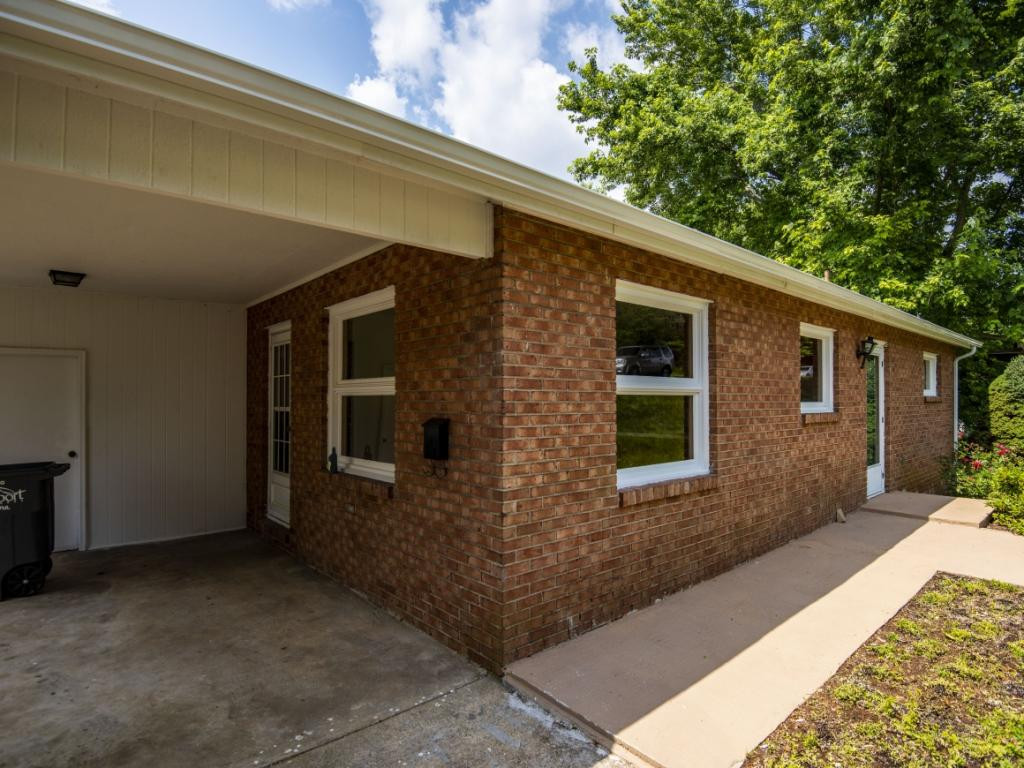 537 Bays View Road Kingsport, TN 37660 - Photo 34 of 36 Photo 34
