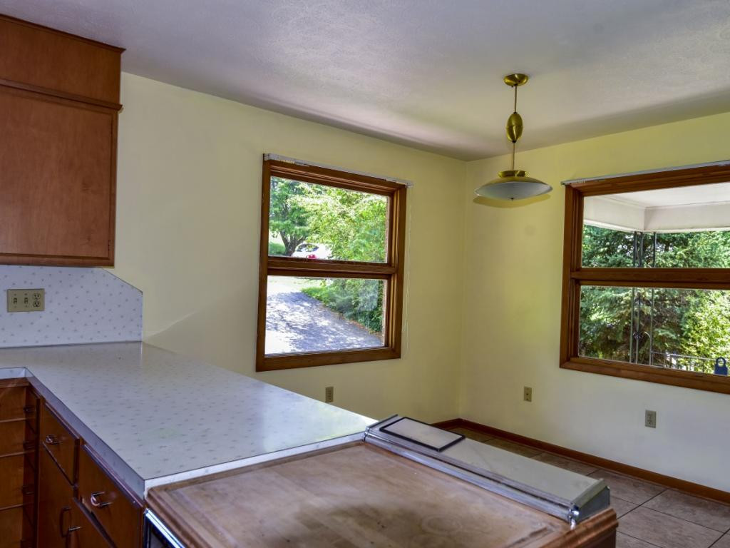 537 Bays View Road Kingsport, TN 37660 - Photo 8 of 36 Photo 8