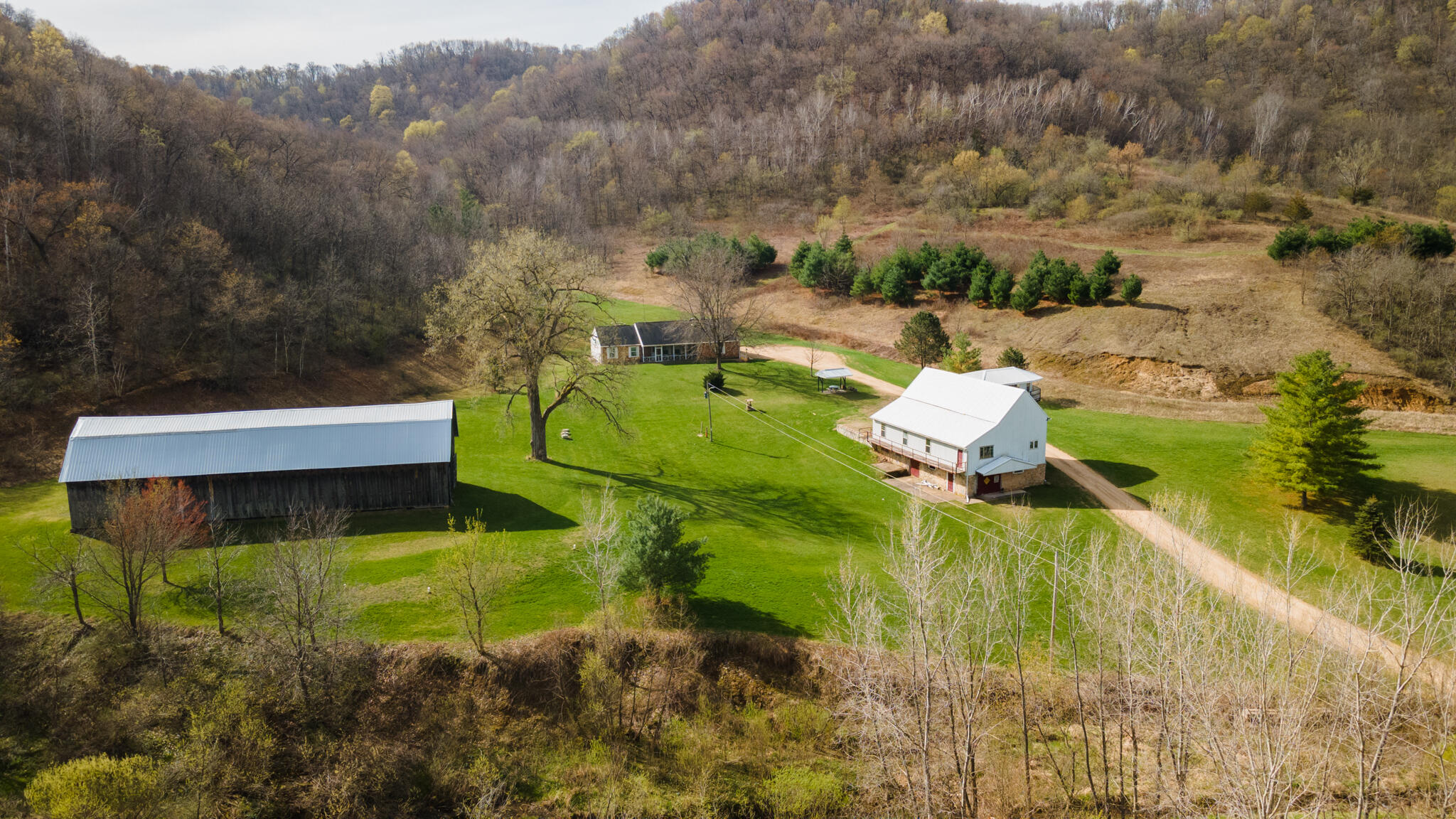 E2651 State Highway Genoa, WI 54632 - Photo 1 of 1 Romance Retreat (1)