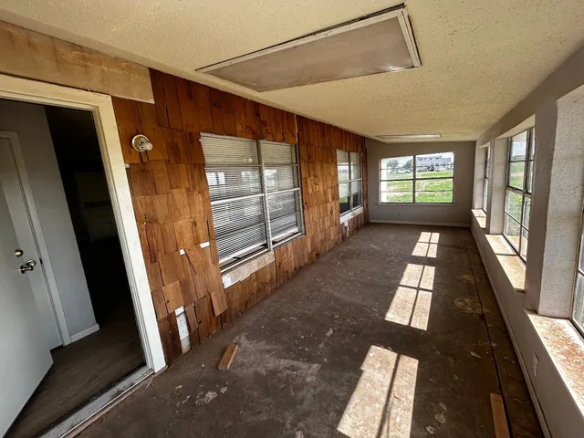 a view of entryway with a window
