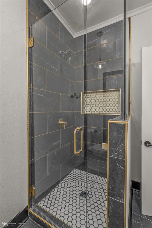 207 Red River Street Benton, LA 71006 - Photo 20 of 29 a bathroom with a shower