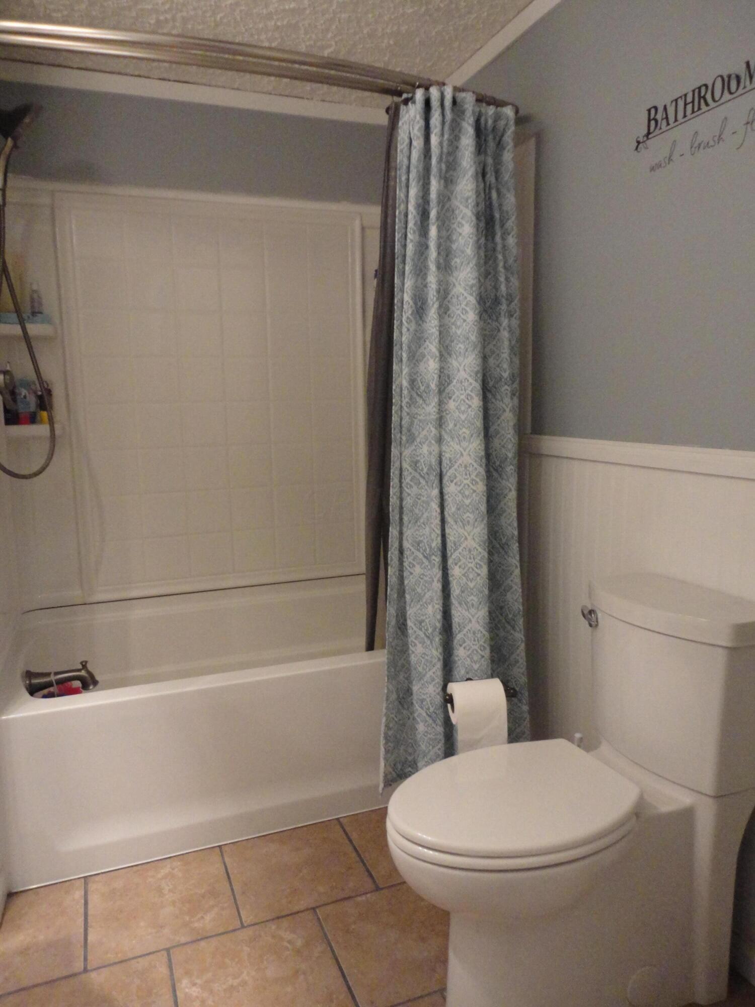 1550 Frame Road Zanesville, OH 43701 - Photo 18 of 27 1st floor bathroom