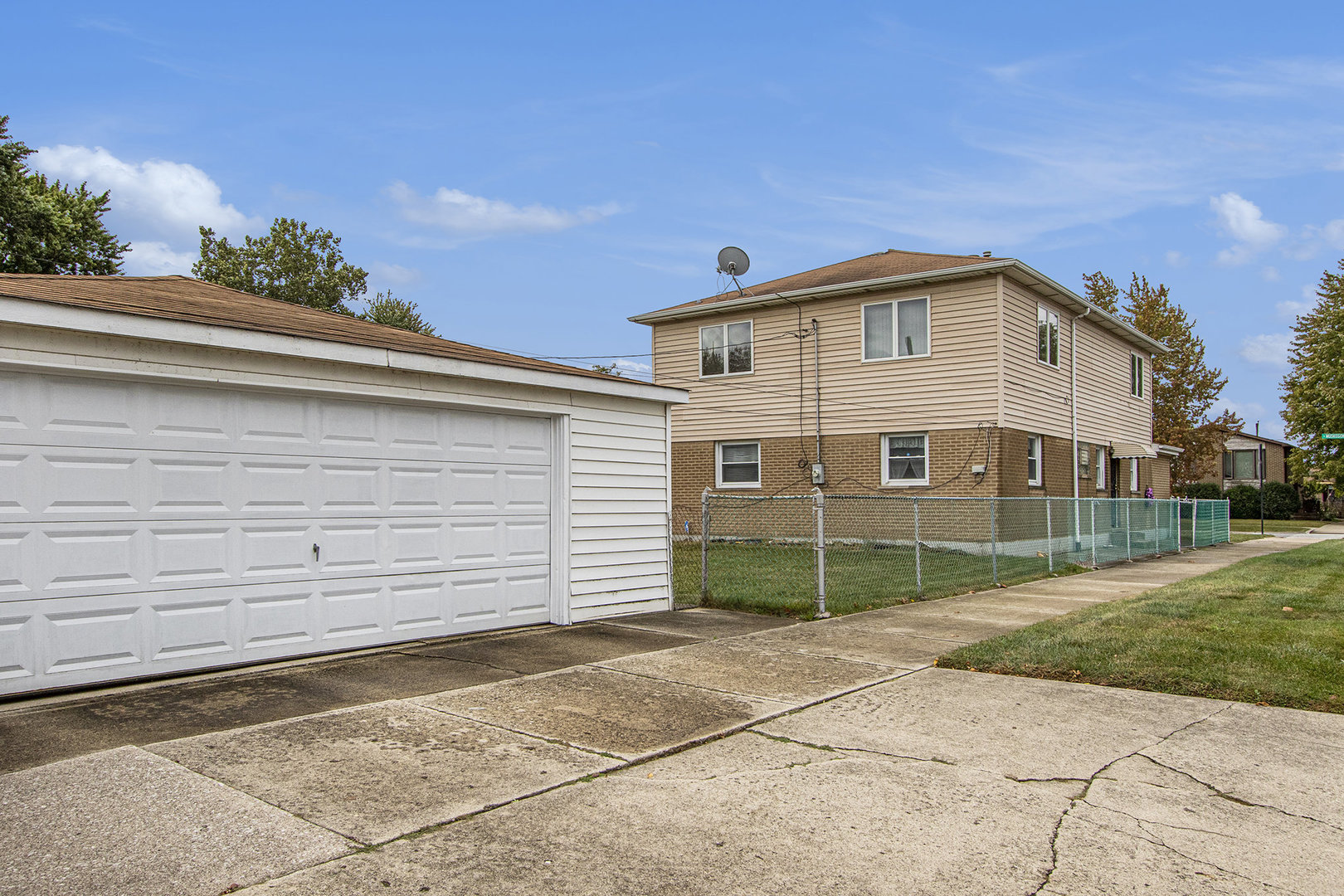 12901 South Muskegon Avenue Chicago, IL 60633 - Photo 2 of 25 a view of house with yard