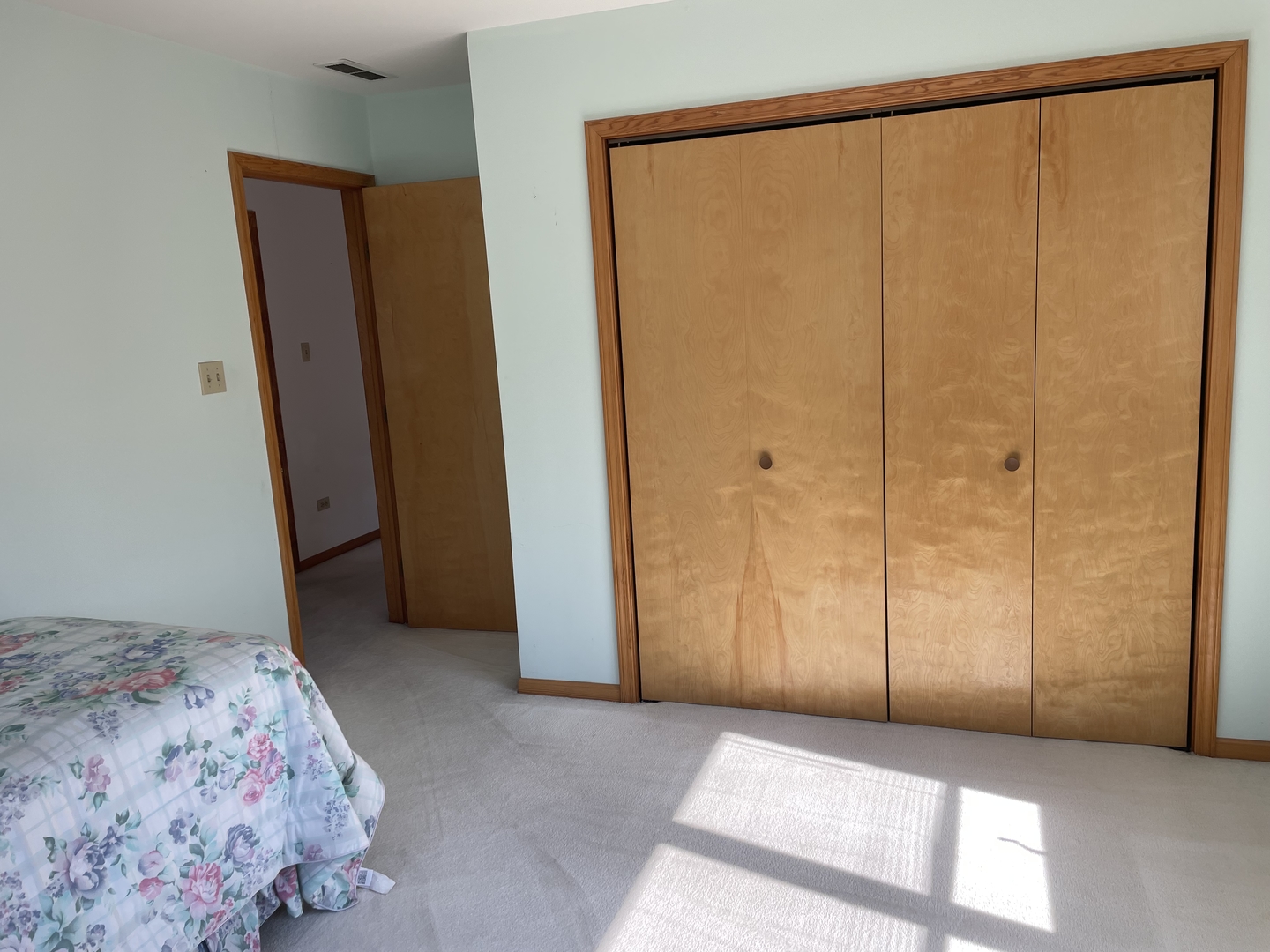 12901 South Muskegon Avenue Chicago, IL 60633 - Photo 22 of 25 a bedroom with a bed and a dresser