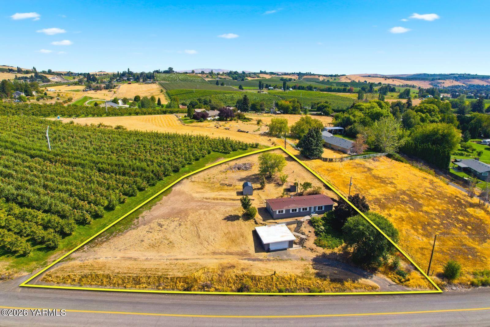 2040 Selah Naches Road Yakima, WA 98908 - Photo 3 of 40 2040 Selah Naches Rd 0035 LL