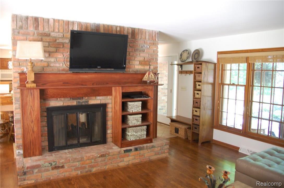 7694 Clintonville Road Clarkston, MI 48348 - Photo 6 of 51 DSC_0913.JPG