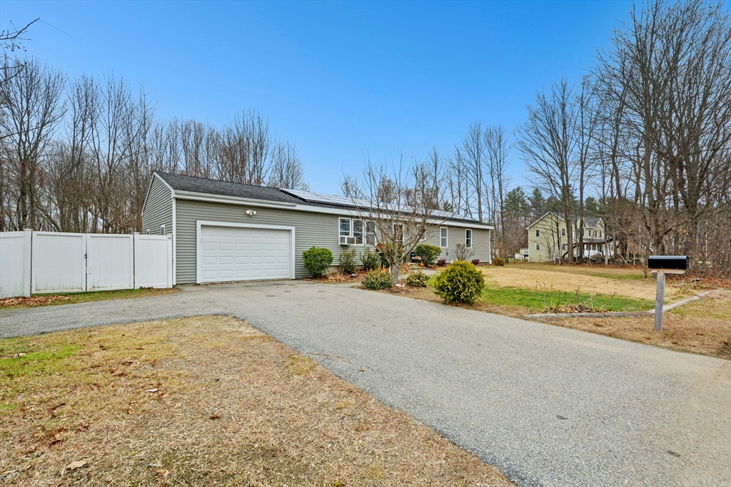 252 Pleasantdale Road Rutland, MA 01543 - Photo 3 of 30 Gallery Image 3