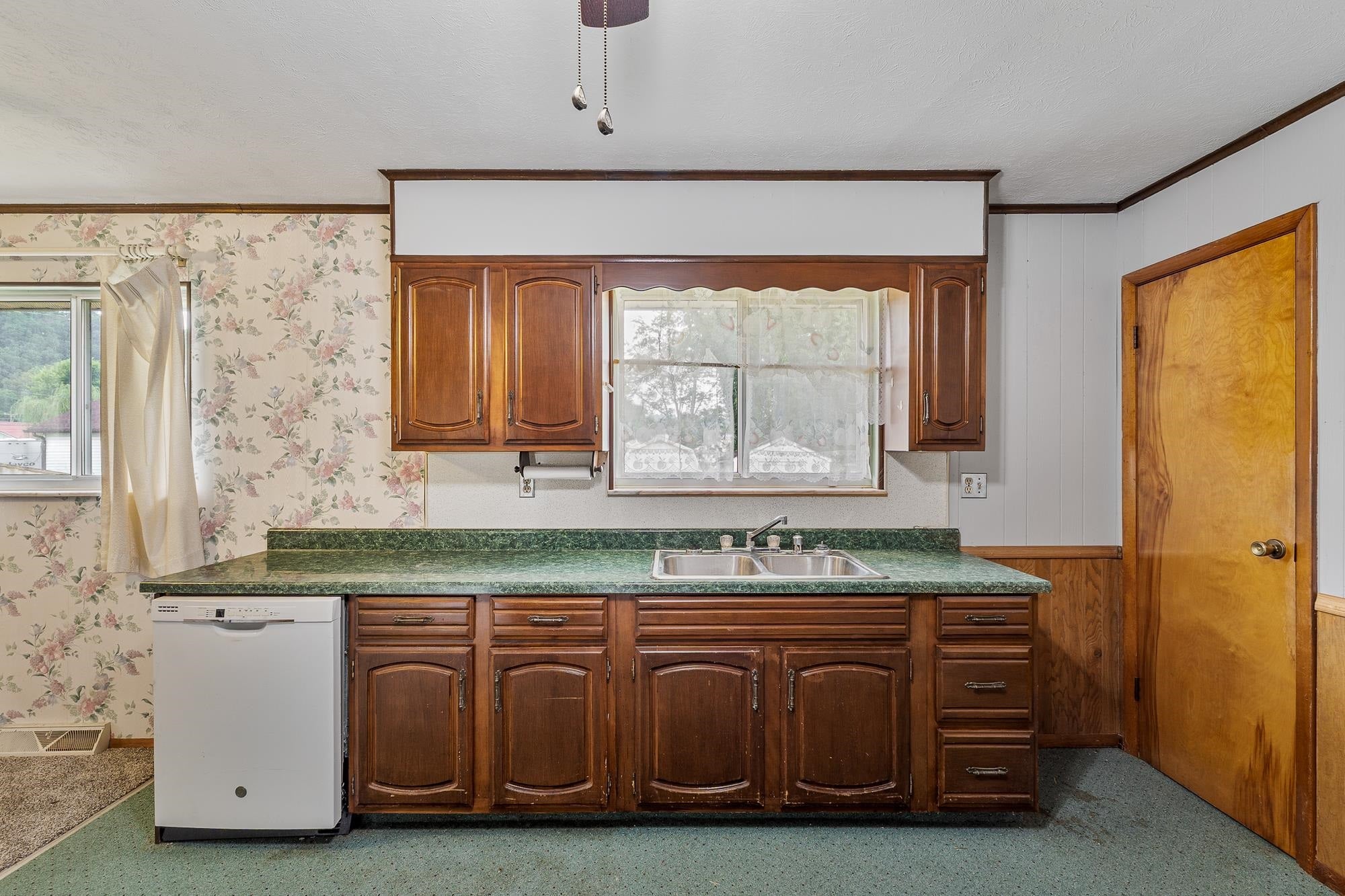 6021 Miller Road Huntington, WV 25702 - Photo 11 of 31 Gallery Image 11