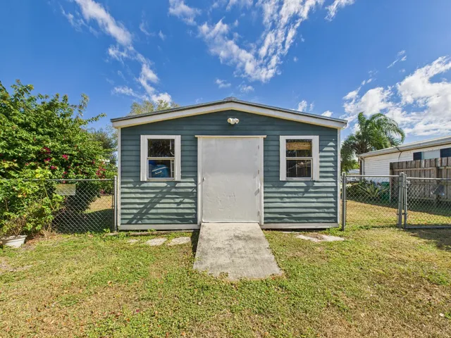 $295,000 | 407 Northeast 8th Avenue, Okeechobee, FL 34972