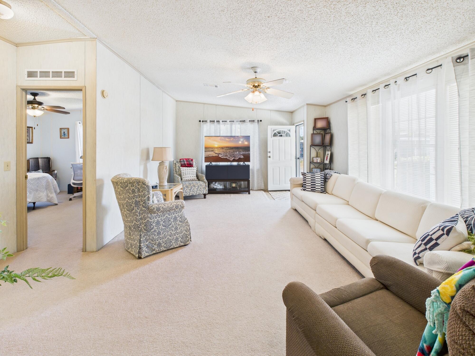 407 Northeast 8th Avenue Okeechobee, FL 34972 - Photo 6 of 66 CAM03600G0-PR0077-STILL035