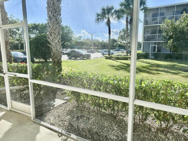 85 Dorset C Boca Raton, FL 33434 - Photo 11 of 21 Screened Patio