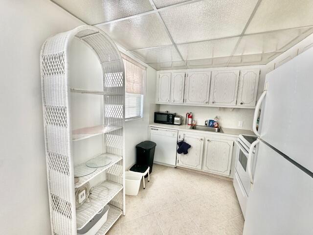 85 Dorset C Boca Raton, FL 33434 - Photo 3 of 21 Kitchen