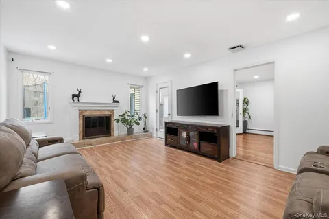 $1,538,000 | 112 Village Hill Drive, Dix Hills, NY 11746