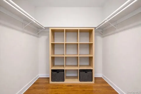 $1,538,000 | 112 Village Hill Drive, Dix Hills, NY 11746