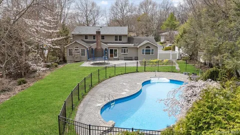 $1,538,000 | 112 Village Hill Drive, Dix Hills, NY 11746