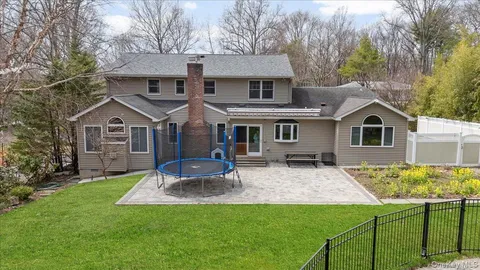 $1,538,000 | 112 Village Hill Drive, Dix Hills, NY 11746