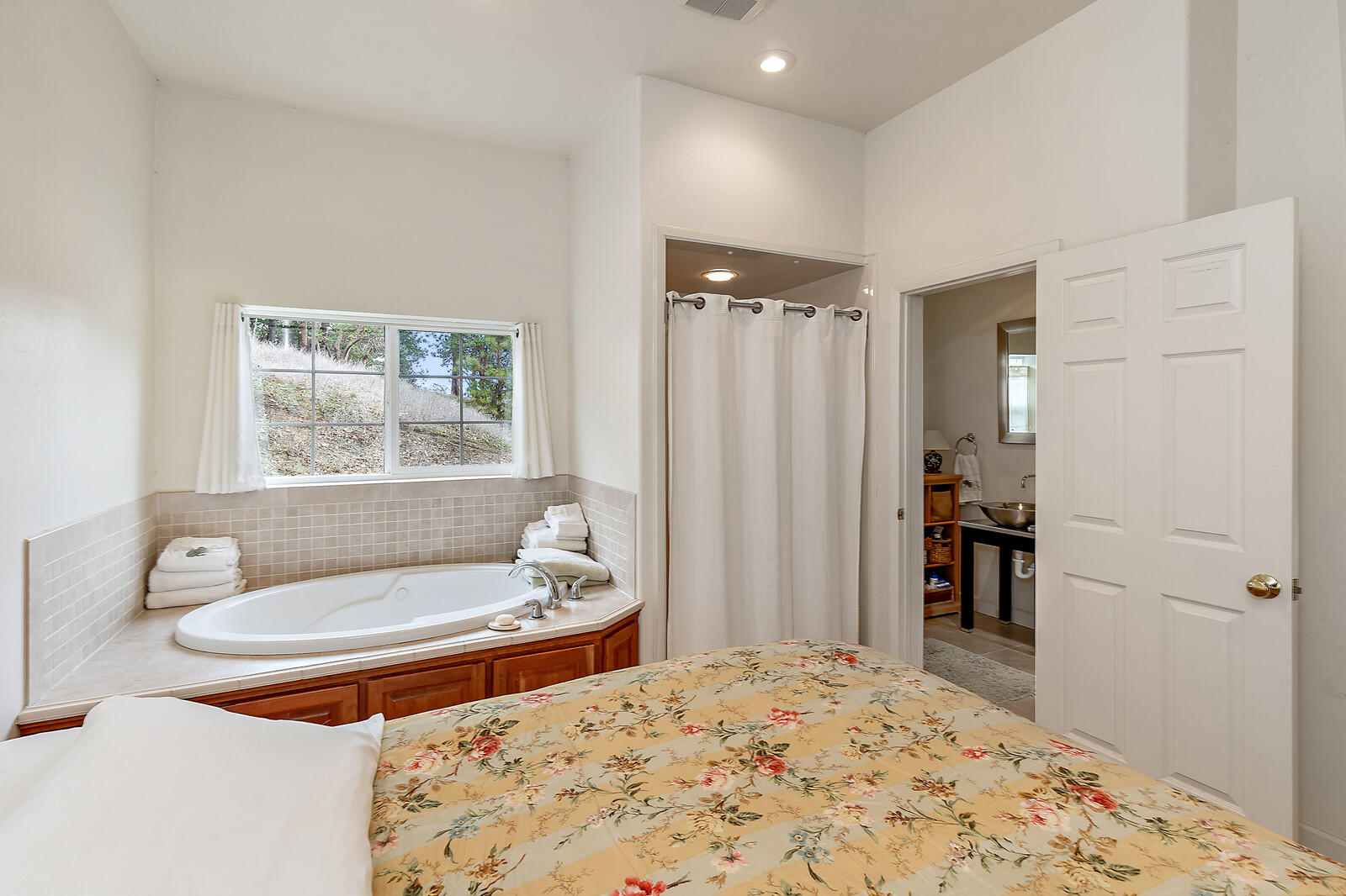 2128 Anderson Creek Road Talent, OR 97540 - Photo 85 of 87 a bedroom with a bed and a dresser