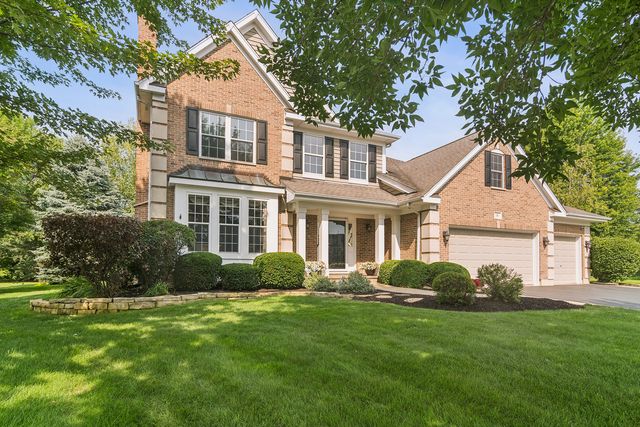 $824,500 | 15 Dorchester Court, Hawthorn Woods, IL 60047