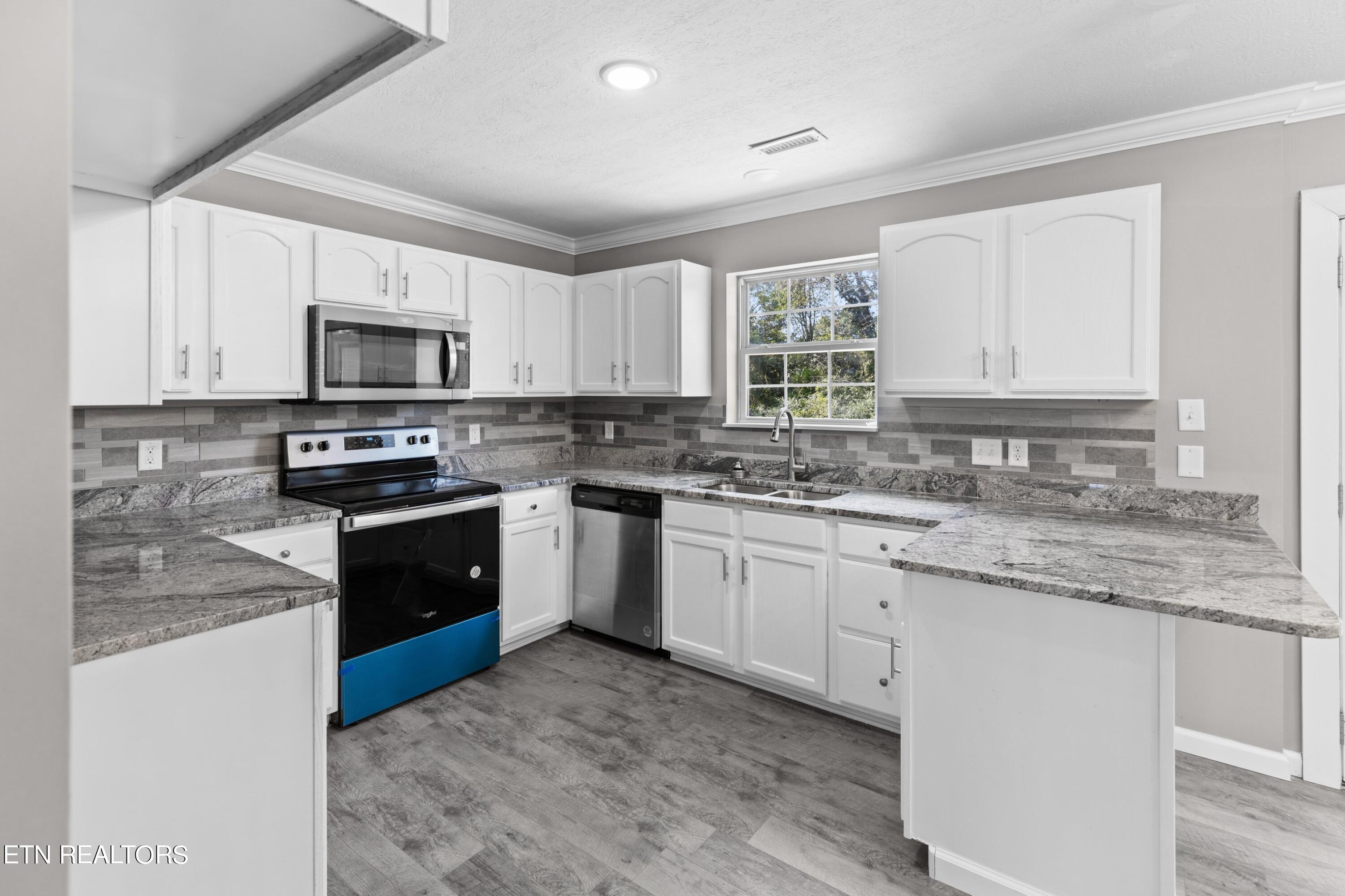 2134 Cartmill Drive Powell, TN 37849 - Photo 7 of 31 DL5A3838.jpg-SMALL