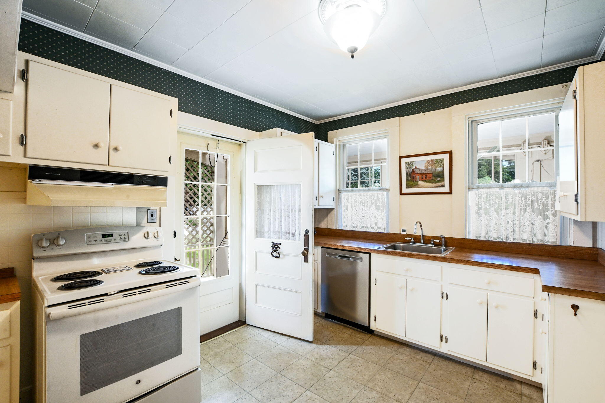 1067 Sandwich Road Sagamore, MA 02561 - Photo 13 of 35 Kitchen