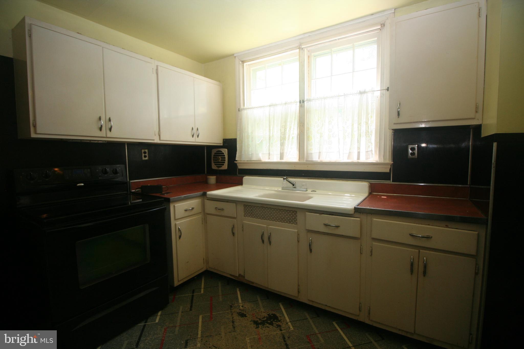 231 Oreland Mill Road Oreland, PA 19075 - Photo 12 of 16 Kitchen