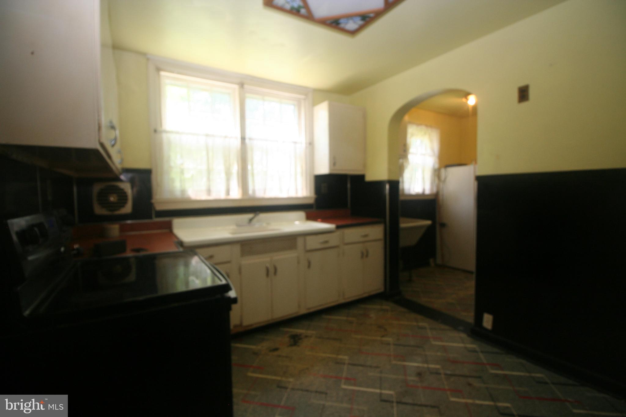 231 Oreland Mill Road Oreland, PA 19075 - Photo 13 of 16 Kitchen