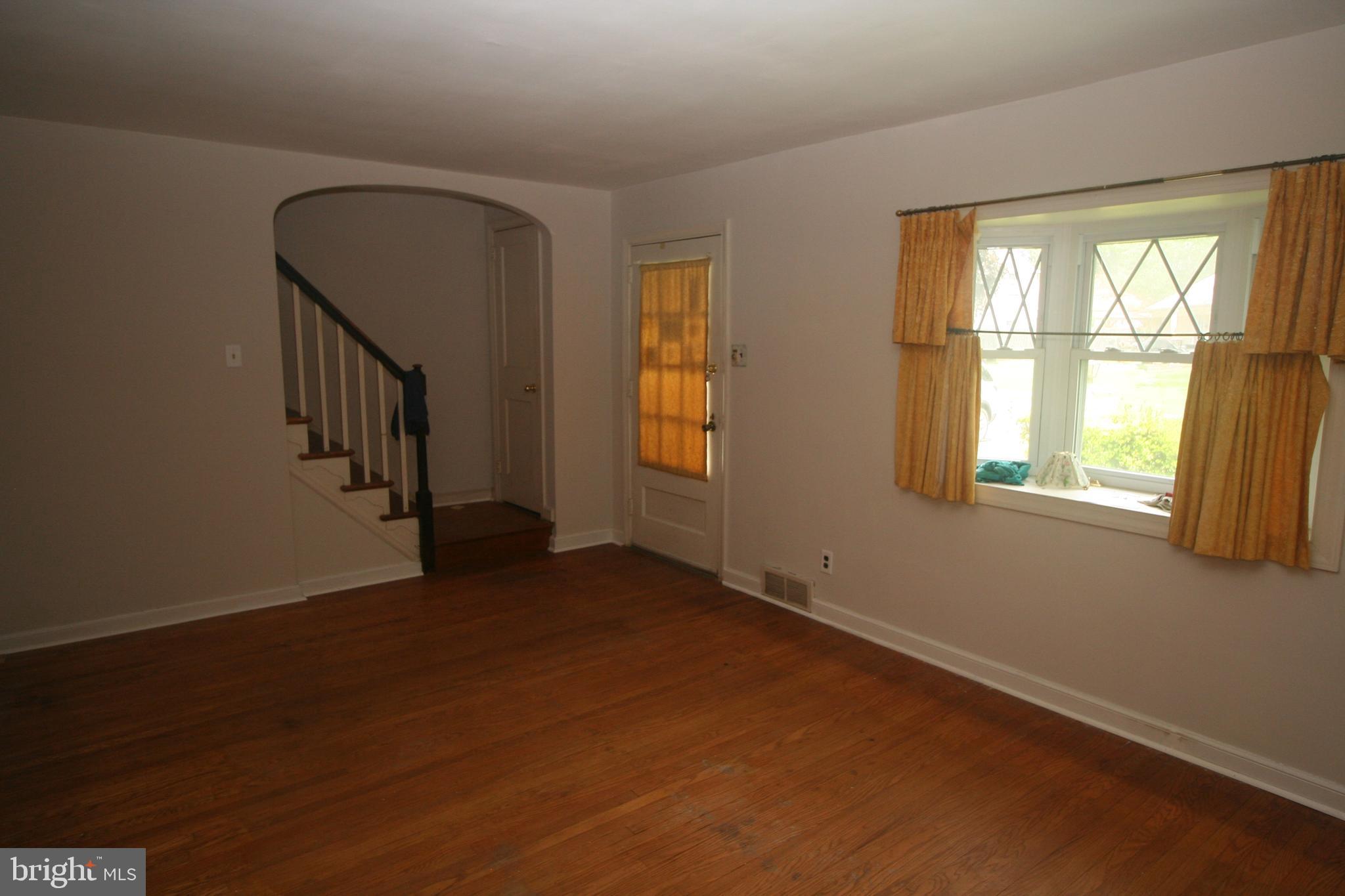 231 Oreland Mill Road Oreland, PA 19075 - Photo 10 of 16 Living room