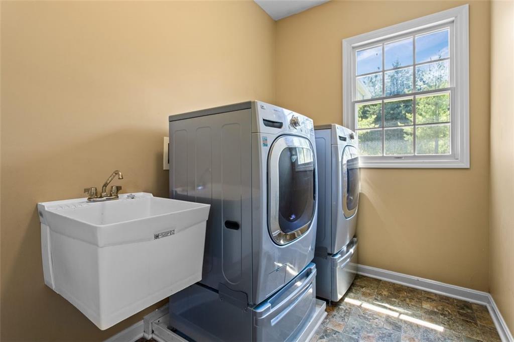 204 Rock Run Road Canonsburg, PA 15317 - Photo 10 of 24 Gallery Image 10