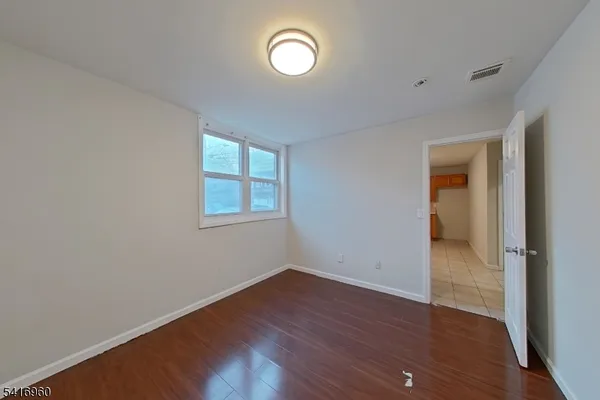 $1,800 | 10 Fleming Avenue, Newark, NJ 07105