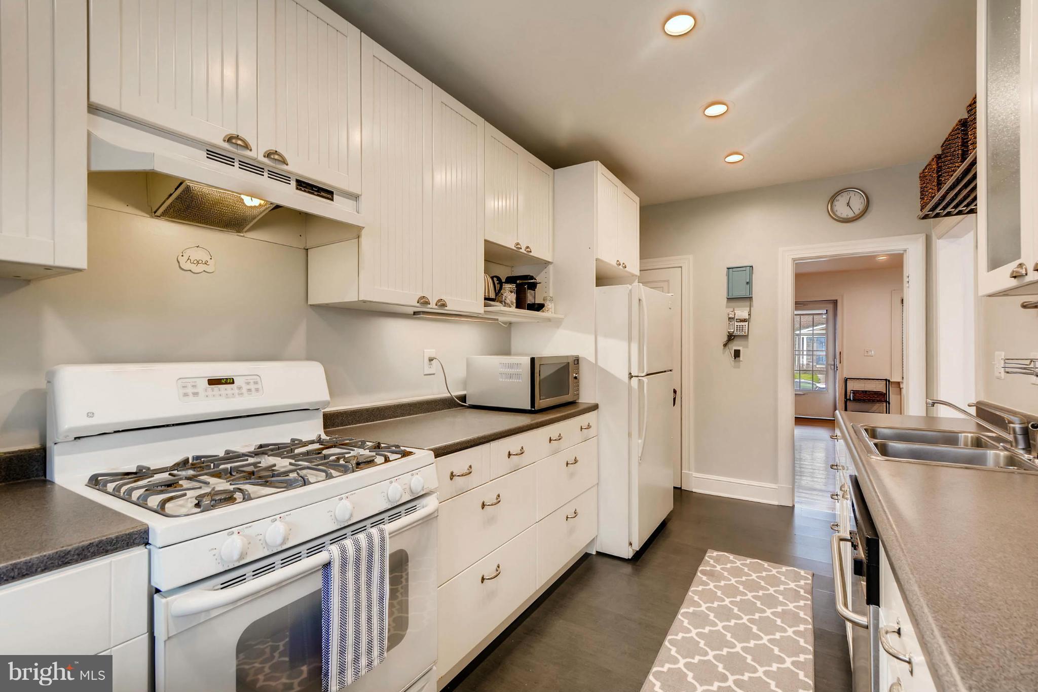 212 Hopkins Road Baltimore, MD 21212 - Photo 5 of 16 Kitchen