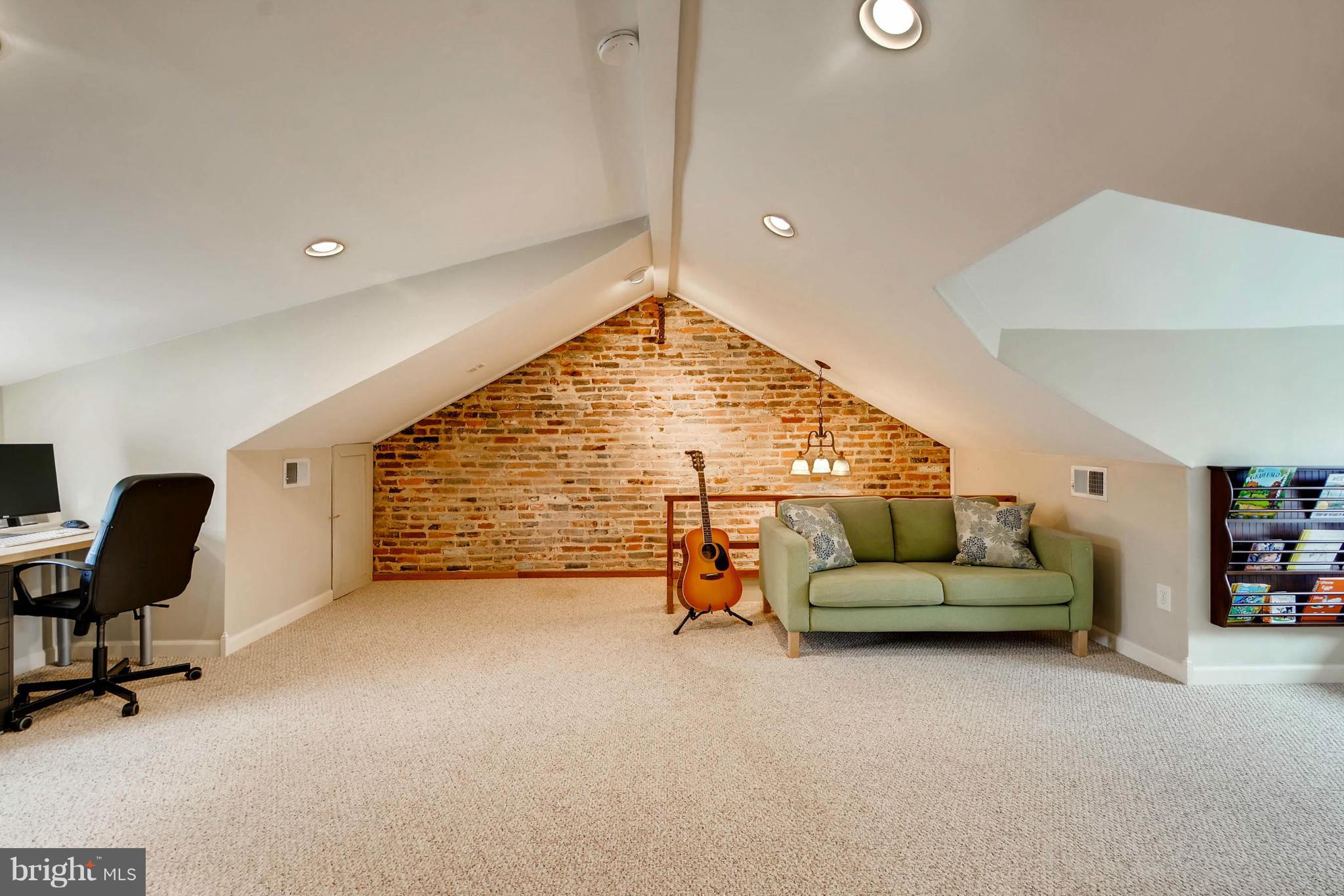 212 Hopkins Road Baltimore, MD 21212 - Photo 10 of 16 Family Room
