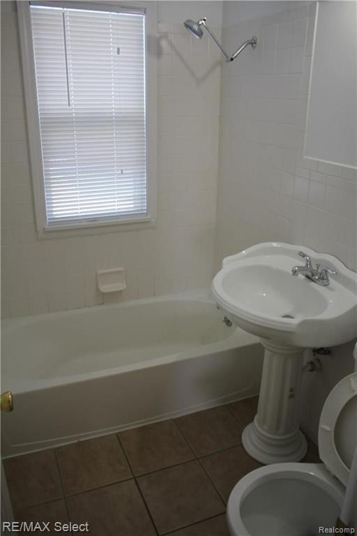 4517 Pengelly Road Flint, MI 48507 - Photo 8 of 14