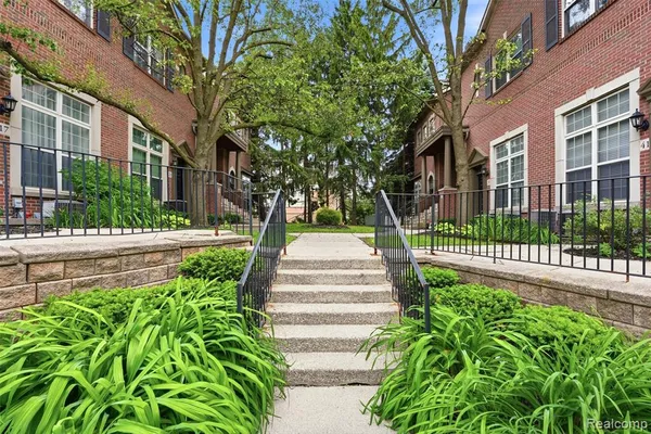 $355,000 | 37 West Village Lane, Dearborn, MI 48124