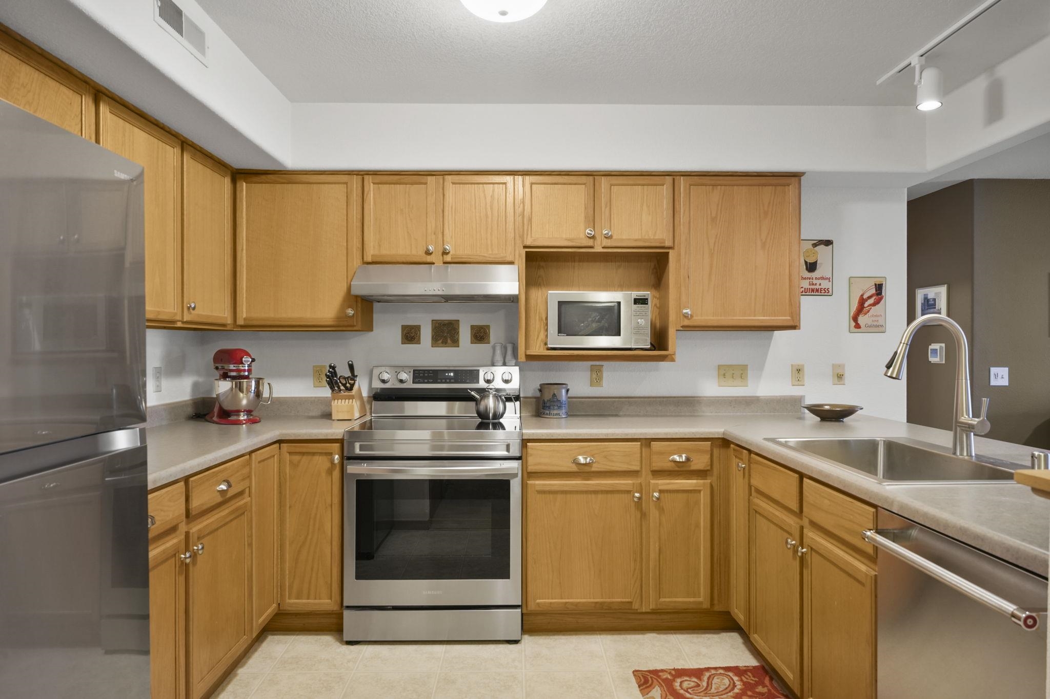 5334 Congress Avenue, Unit 4 Madison, WI 53718 - Photo 6 of 31