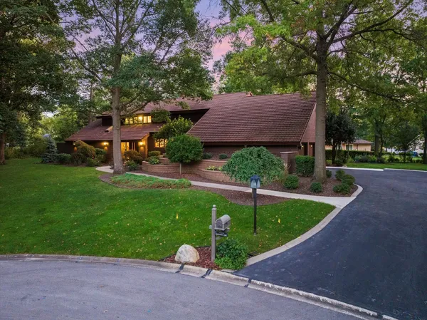 $625,000 | 3540 Haweswood Court, Crete, IL 60417