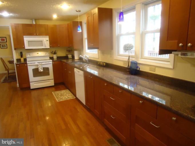 8459 Rushing Creek Court Springfield, VA 22153 - Photo 12 of 20 Kitchen