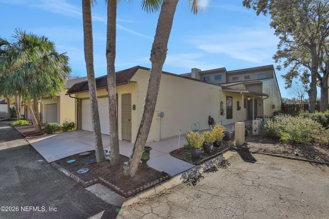 $329,000 | 8 Fox Valley Drive, Orange Park, FL 32073