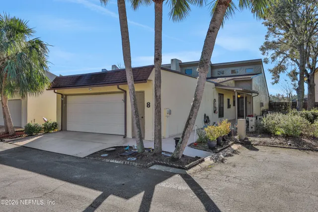 $329,000 | 8 Fox Valley Drive, Orange Park, FL 32073