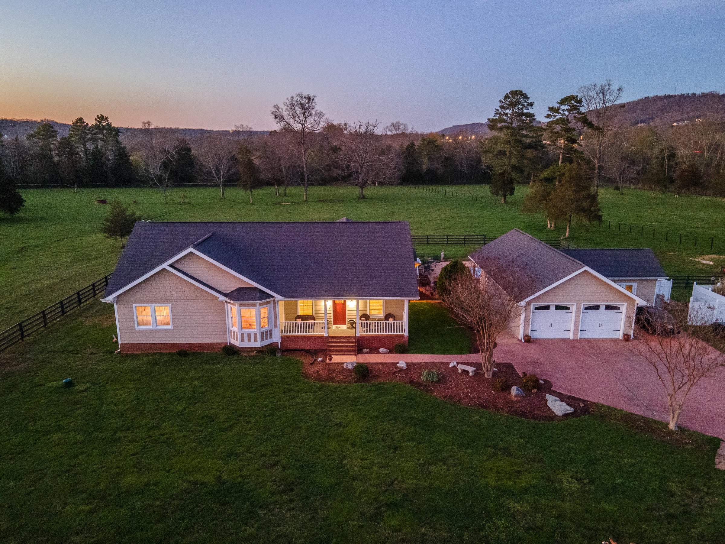 1408 Saunders Road Ringgold, GA 30736 - Photo 3 of 64 MOUNTAIN VIEWS