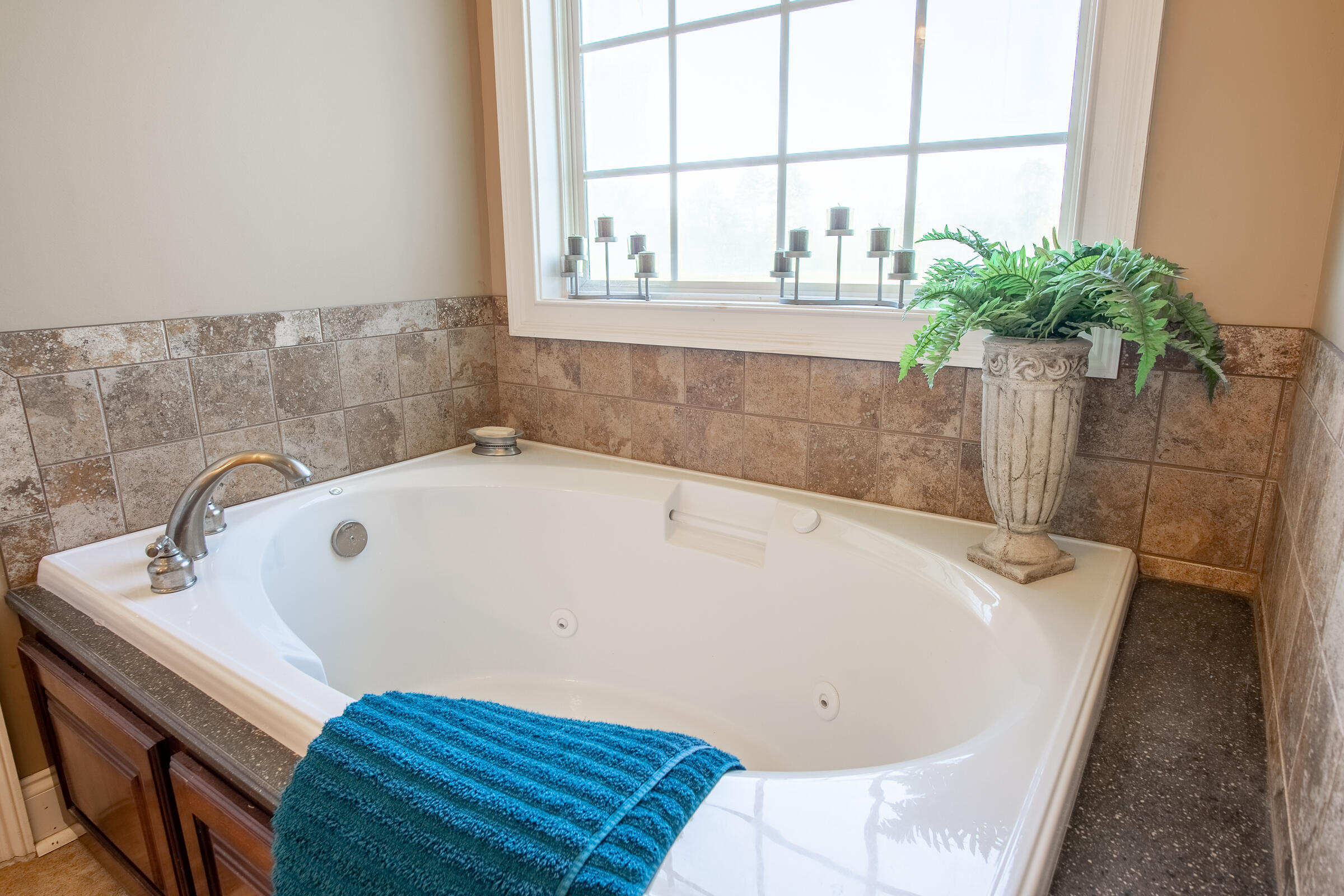 1408 Saunders Road Ringgold, GA 30736 - Photo 33 of 64 JETTED TUB